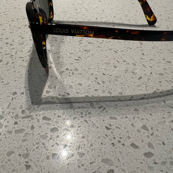 Louis Vuitton Sunglasses - Picture 3 of 3